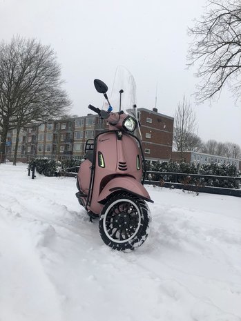 Vespa Sprint &ldquo;COTTON CANDY OPACO&rdquo;