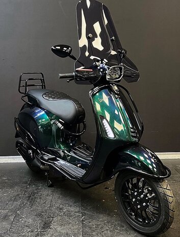 VESPA SPRINT SPECIAL CHAMELEON SNAKE GREEN (FULL OPTION) SNOR