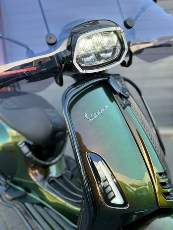 VESPA SPRINT SPECIAL CHAMELEON GALAXY GREEN (FULL OPTION) SNOR