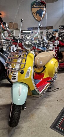Vespa Wotherspoon Primavera - Snorscooter