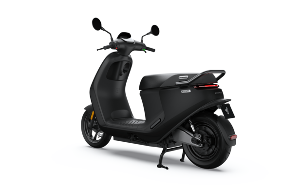 SEGWAY E125S BLACK EDITION ESCOOTER