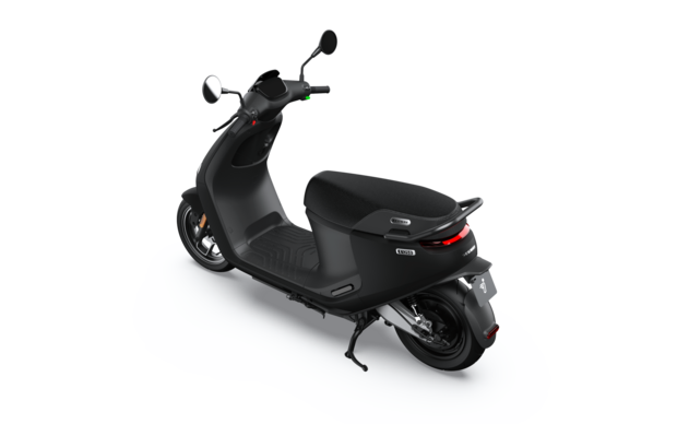 SEGWAY E125S BLACK EDITION ESCOOTER