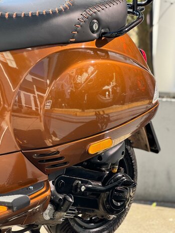  Vespa Snorscooter LX 4T - BMW Chestnut Bronze Metallic