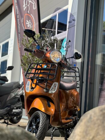  Vespa Snorscooter LX 4T - BMW Chestnut Bronze Metallic