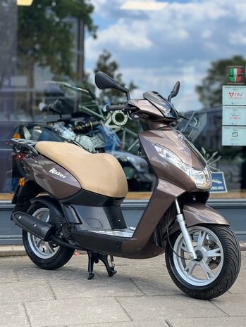 Peugeot Snorscooter Kisbee 4T - Havana Brown