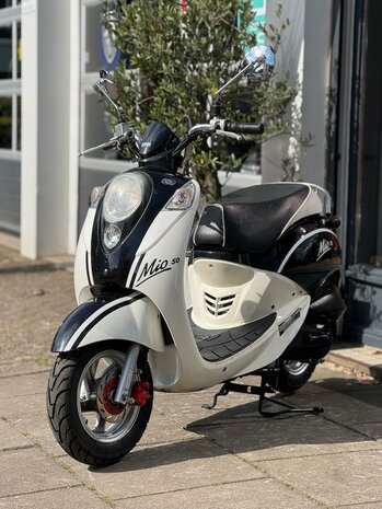 SYM Bromscooter Mio 50 - Black and White
