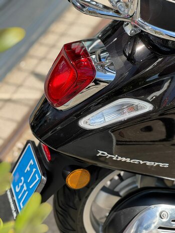  Vespa Snorscooter Primavera 4T - Lucido Zwart Metallic