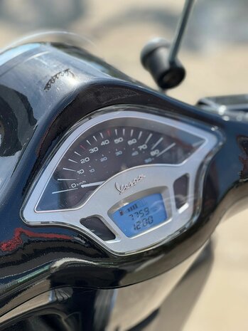  Vespa Snorscooter Primavera 4T - Lucido Zwart Metallic