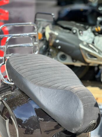  Vespa Snorscooter Primavera 4T - Lucido Zwart Metallic