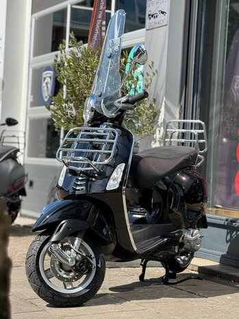  Vespa Snorscooter Primavera 4T - Lucido Zwart Metallic