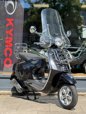  Vespa Snorscooter Primavera 4T - Lucido Zwart Metallic