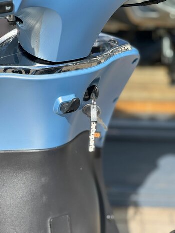 SYM Snorscooter Allo GT - Alfa Romeo Nuvola Mat Blue
