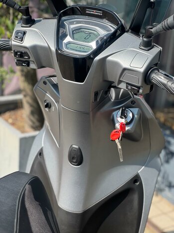 Kymco Bromscooter New People S - Mat Stealth Grey