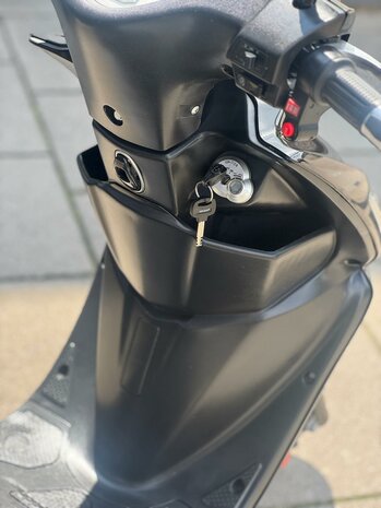 IVA T3 2.0 Zwart Scootmobiel - Glossy Black