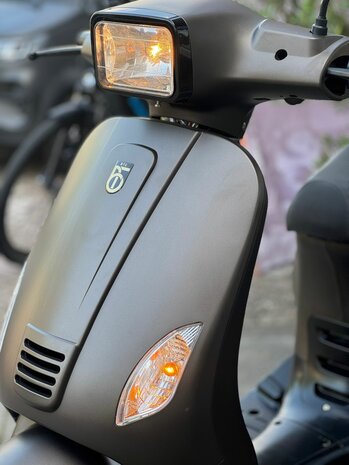 BTC Bromscooter Riva - Titanium
