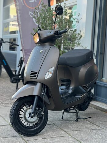 BTC Bromscooter Riva - Titanium