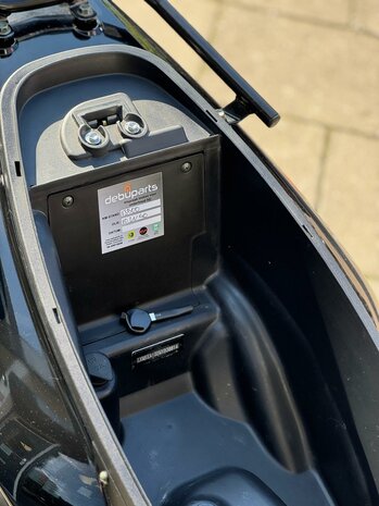 SYM Snorscooter Orbit llI - Glossy Black