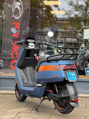 NIU Snorscooter NQI Sport Extended Range - Special Blue Edition met achterklapdrager