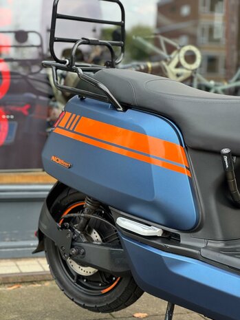 NIU Snorscooter NQI Sport Extended Range - Special Blue Edition met achterklapdrager