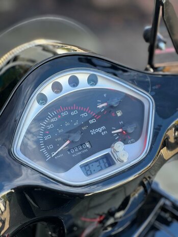 AGM Snorscooter VX50 Injectie - Glossy Black