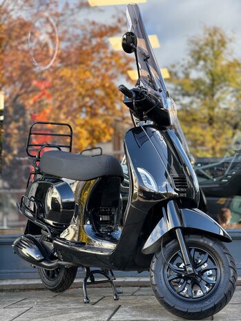 AGM Snorscooter VX50 Injectie - Glossy Black