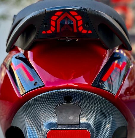 Piaggio Snorscooter Zip - Glossy Candy Red Full Option Carbon Edition