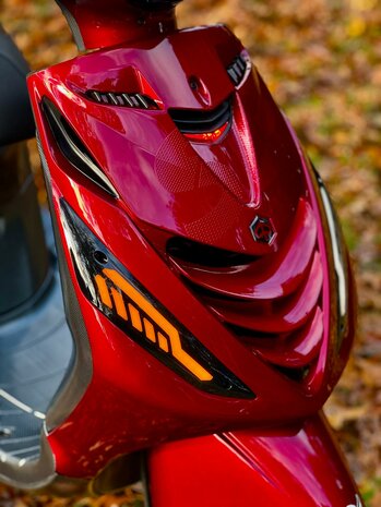 Piaggio Snorscooter Zip - Glossy Candy Red Full Option Carbon Edition