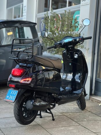 Marengo V-line Snorscooter - Glossy Black