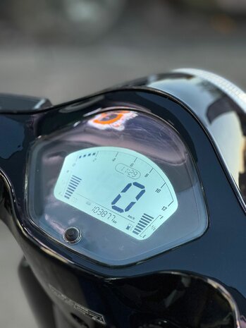 Marengo V-line Snorscooter - Glossy Black