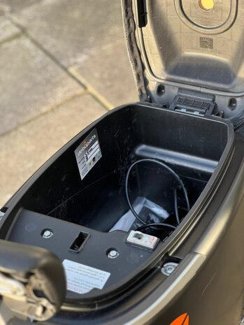 Yadea G5 Bromscooter - Matt Black