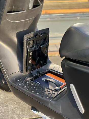 Yadea G5 Bromscooter - Matt Black