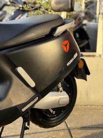 Yadea G5 Bromscooter - Matt Black
