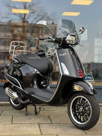 Vespa Bromscooter Sprint 50 - Glossy Lucido Full Option Mono Zadel 