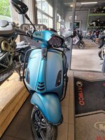 Vespa Sprint “OPACO AZURE AMETHYST GREEN”
