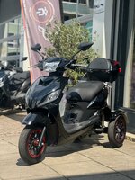 IVA T3 2.0 Zwart Scootmobiel - Glossy Black