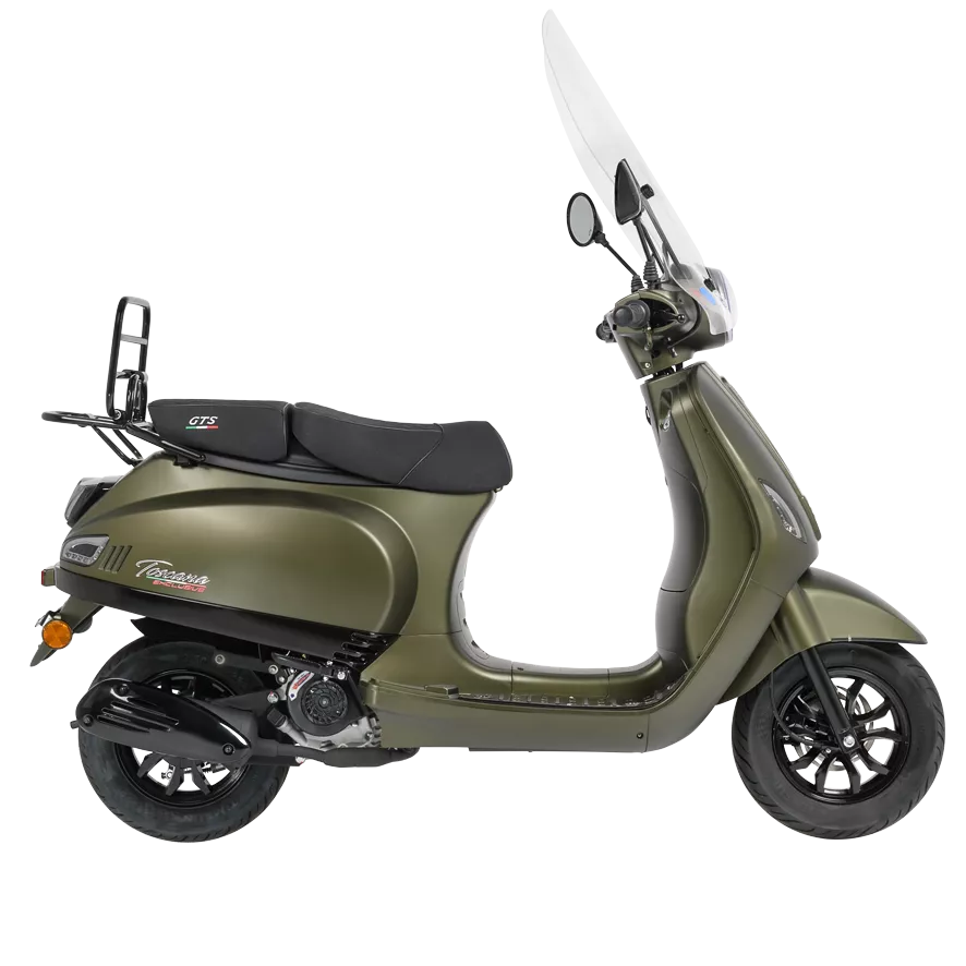 Groen-olijf scooter met windscherm en bagagedrager, zijaanzicht op witte achtergrond.