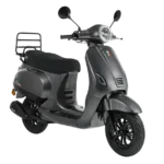 Matgrijze retro scooter met ronde koplamp, zwarte zitting en achterdrager, zijaanzicht.