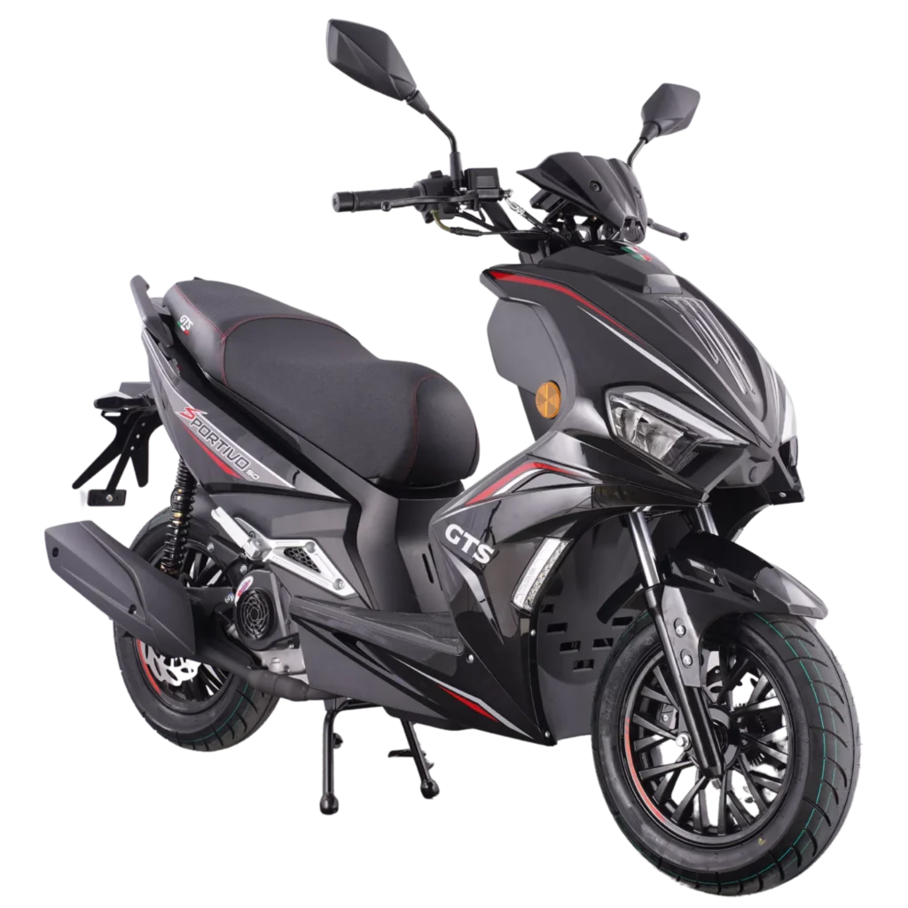 Zwarte sportieve scooter met scherpe lijnen, dubbele koplampen en rode accenten, op de standaard.