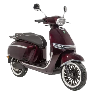 Bordeauxrode retro-scooter met zwart zadel, LED-koplamp en zilveren accenten, zijaanzicht.