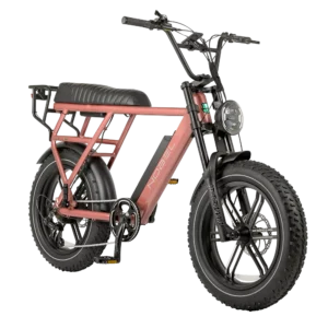 Roze elektrische fatbike met dikke banden, lang zadel en ronde koplamp, drager achter.