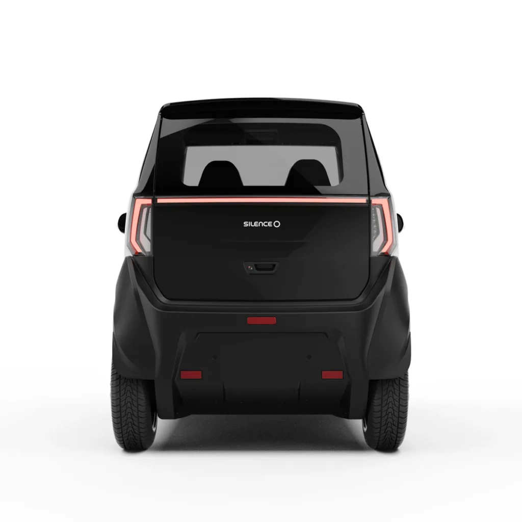 Achteraanzicht van een zwarte Silence microauto met doorlopende LED-achterlichten.