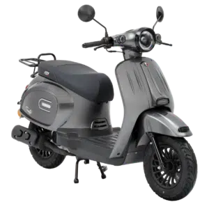 Matgrijze retro scooter met ronde koplamp en zwarte velgen op witte achtergrond.