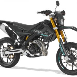 Zwarte Rieju MRT supermoto met gouden upside-down voorvork en straatbanden, zijaanzicht.