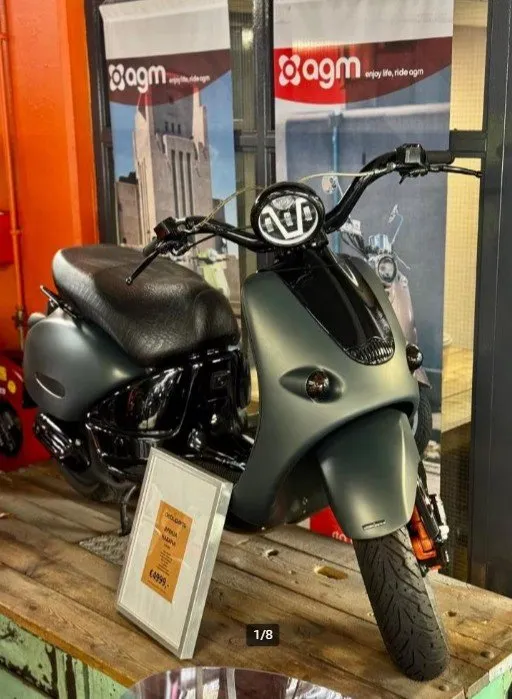 Aprilia Mojito Custom AC 1-cilinder, 4-takt, luchtgekoeld Matt Green 2010